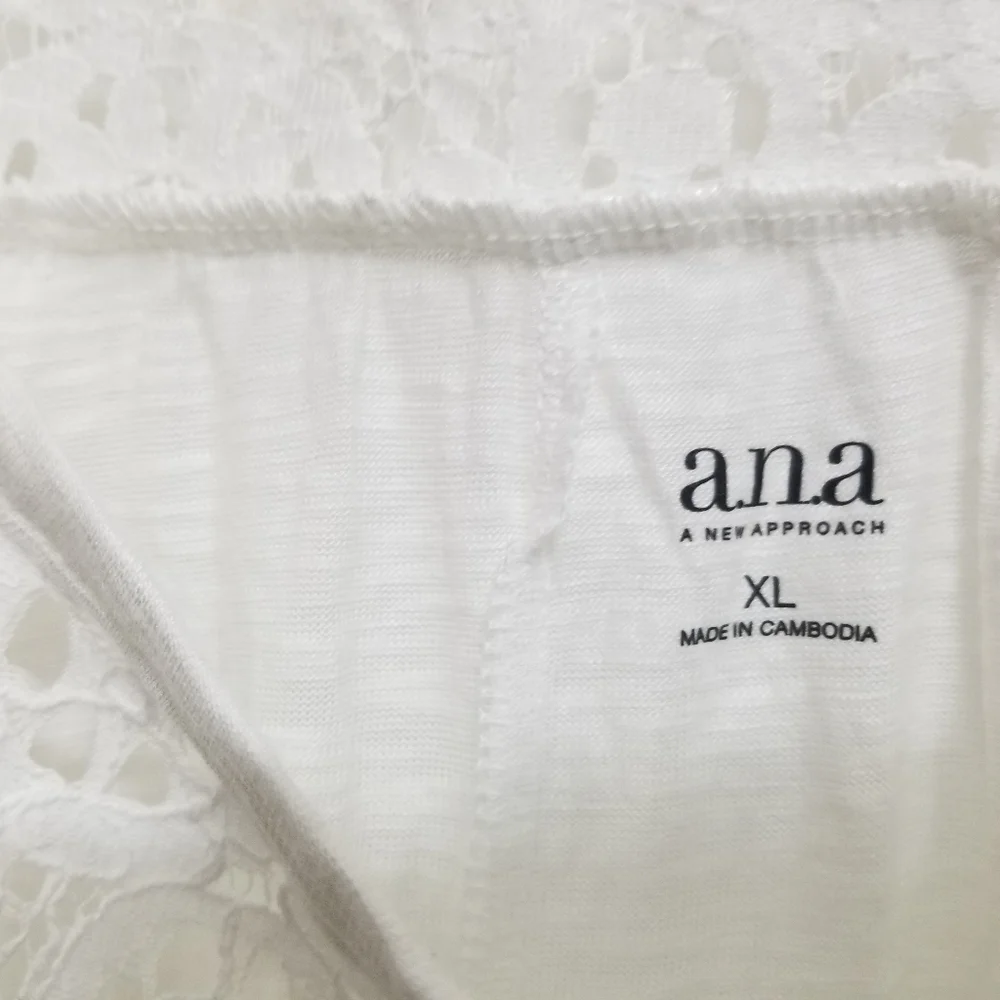 Color 1/3: white bell sleeve w lace A New Approach top - Picture 2 of 5